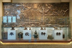 農(nóng)耕博物館在邁向數(shù)字化的道路上，需要關(guān)注并落實(shí)哪些關(guān)鍵環(huán)節(jié)？