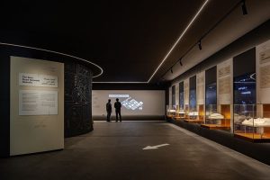 如何通過互聯(lián)網(wǎng)博物館的交互設(shè)計(jì)，有效展現(xiàn)數(shù)字時(shí)代的發(fā)展脈絡(luò)？